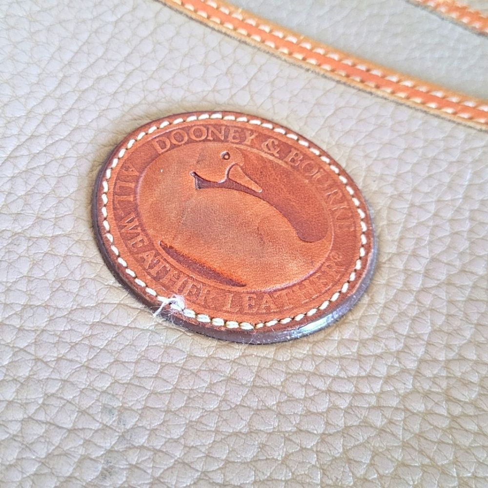 Vintage Dooney & Bourke Pebble Leather Over Under Taupe Crossbody Bag - Picture 9 of 16